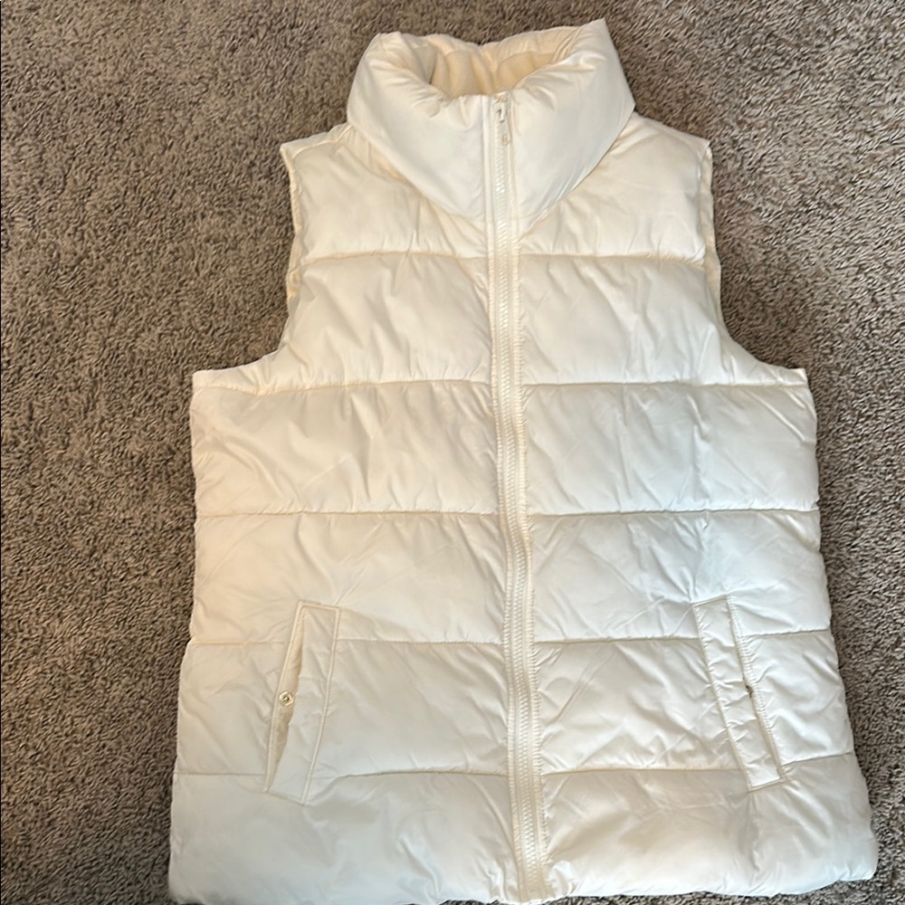 Old Navy White Quilted Puffer Vest